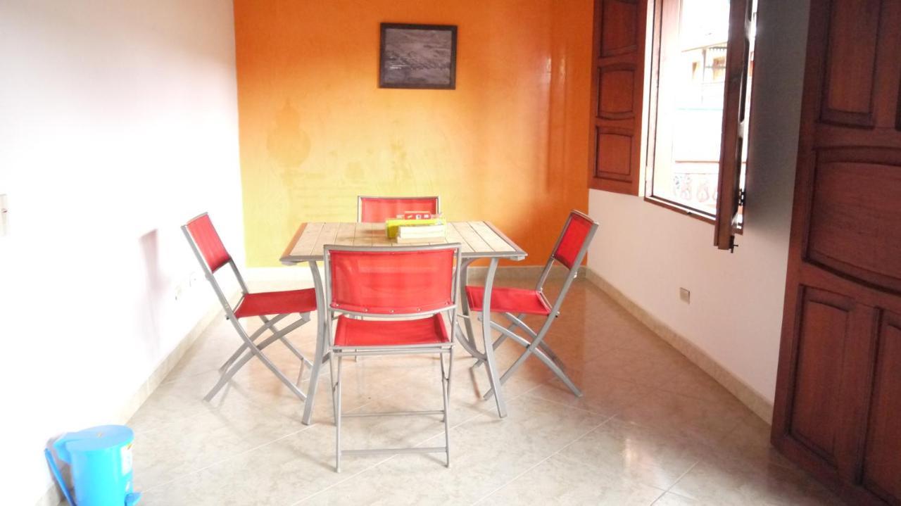 Hostal Naty Luna Jardin Exterior photo